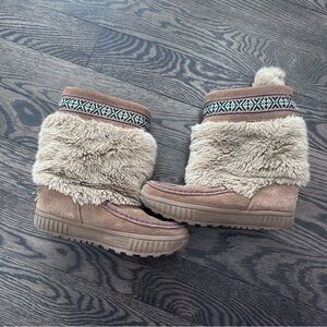 Bearpaw Fur-Lined Girls Boots Size 3